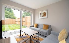 Fantastic 3Br House In Birmingham With Garden